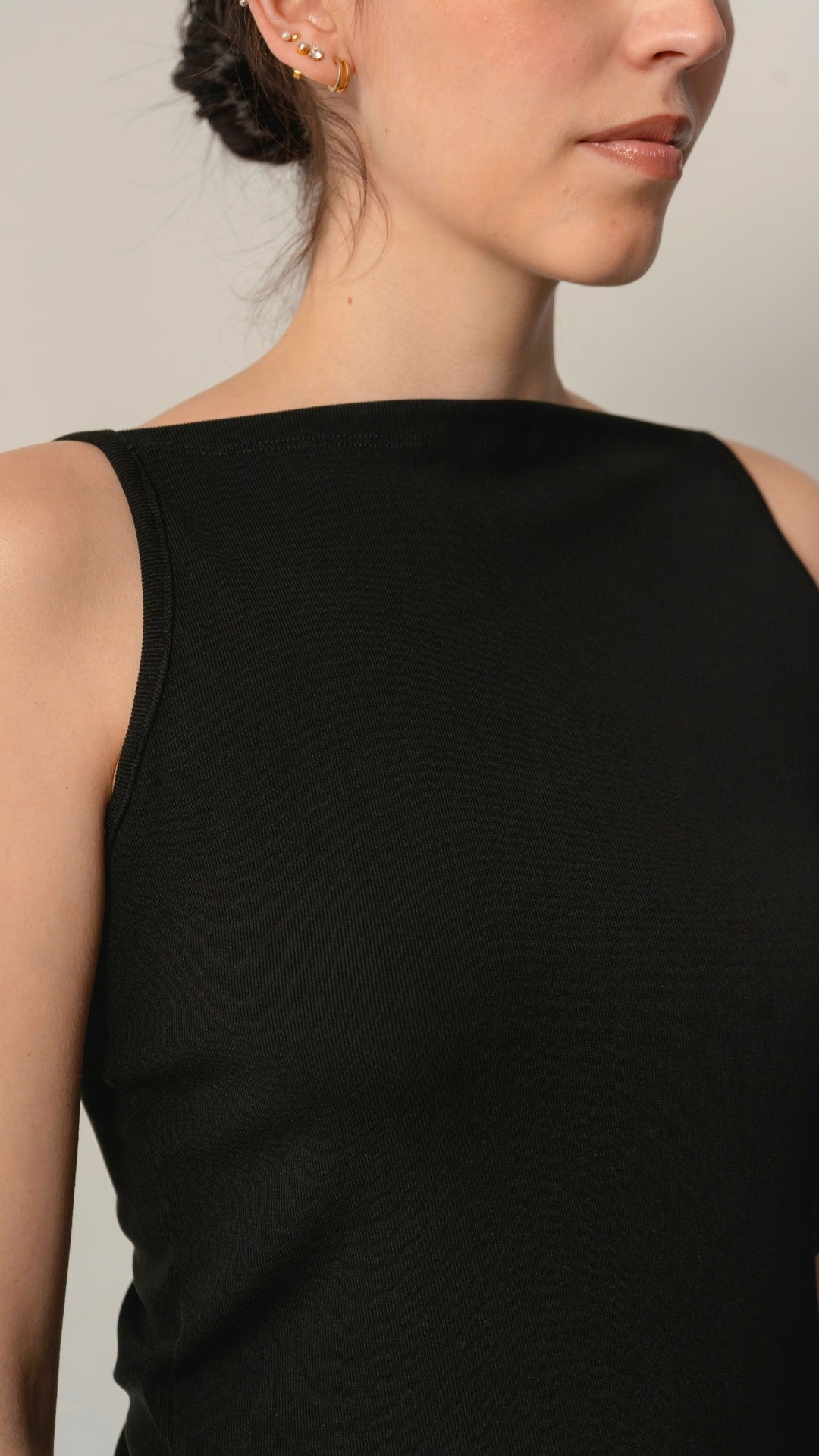 UNBASIC BLACK TOP