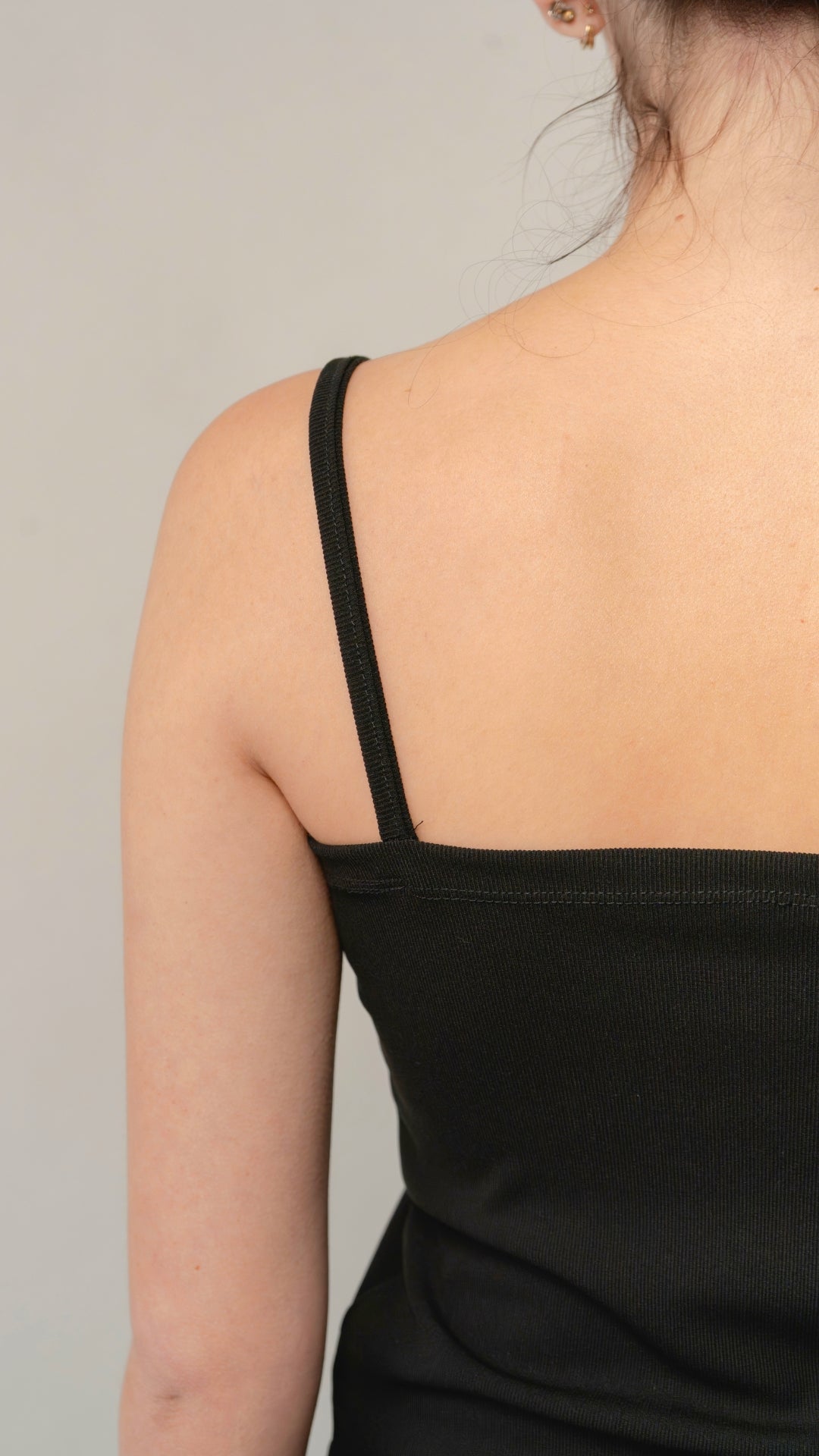 UNBASIC BLACK TOP