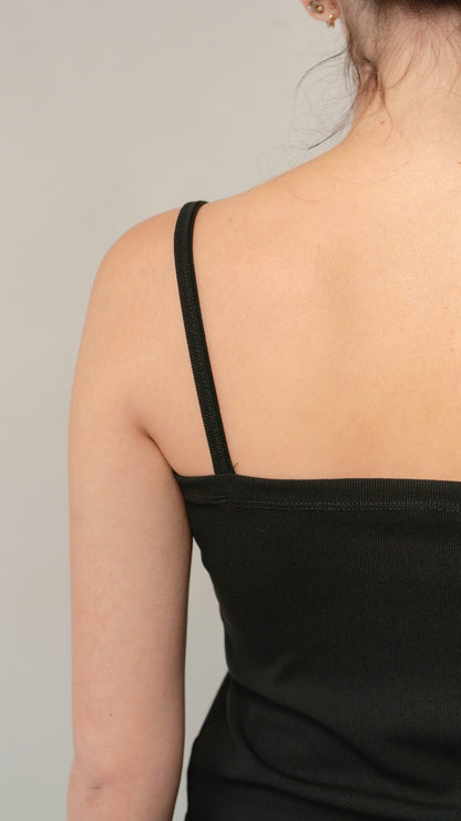 UNBASIC BLACK TOP